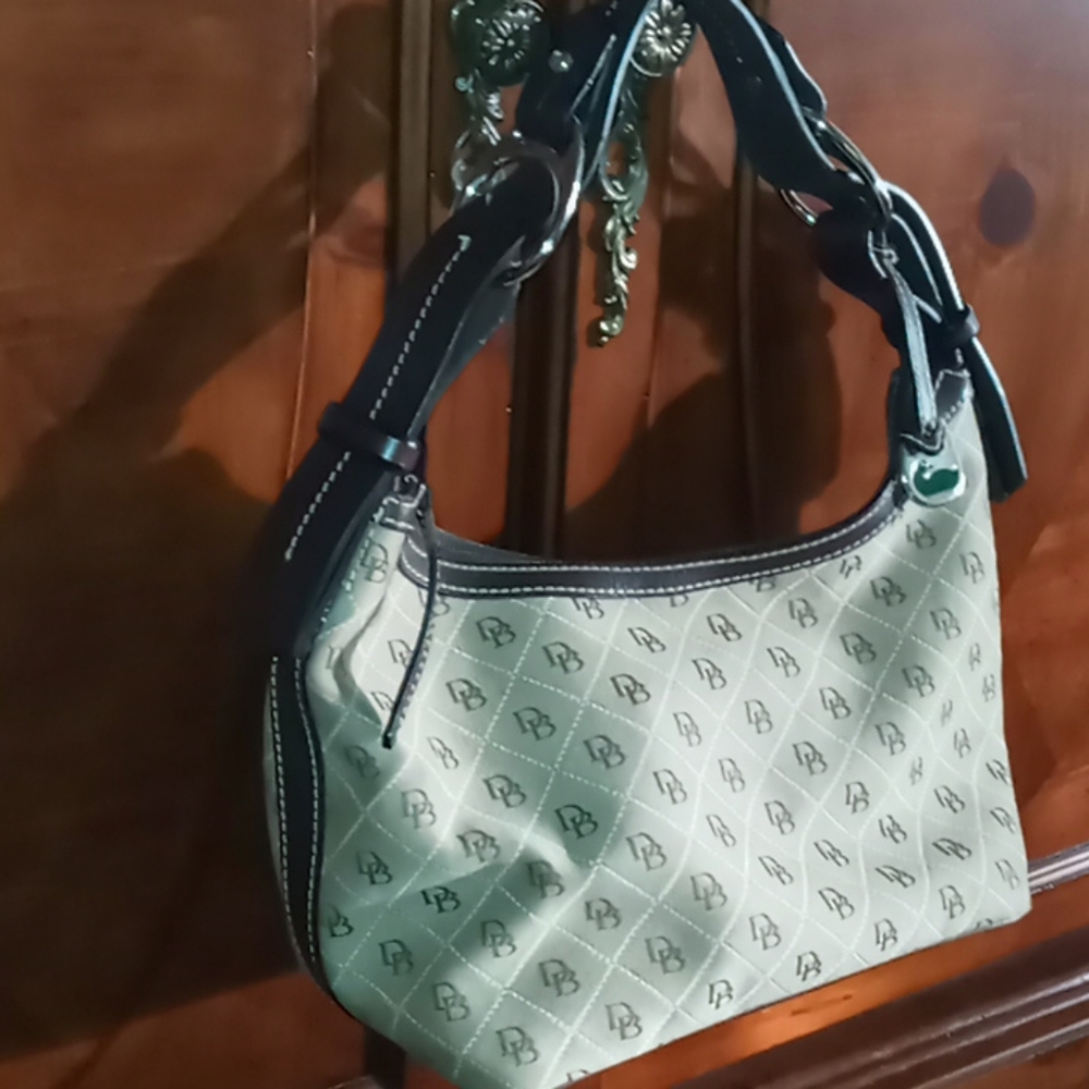 Dooney & Bourke Classic Authentic Vintage Y2k boho Signature print shoul…